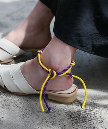 VitaFelice（ヴィータフェリーチェ）の「パラコードアンクレット ブレスレット チャーム バイカラー ストラップ キーホルダー（アンクレット）」