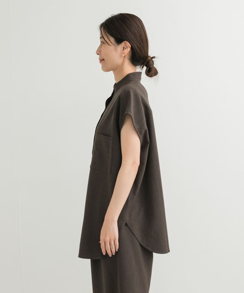 URBAN RESEARCH DOORS（アーバンリサーチドアーズ）の「『UR TECH DRYLUXE』フレンチスリーブシャツ（シャツ/ブラウス・レディース・ブラウン/ネイビー/ブルー・MEDIUM）」の14枚目の写真
