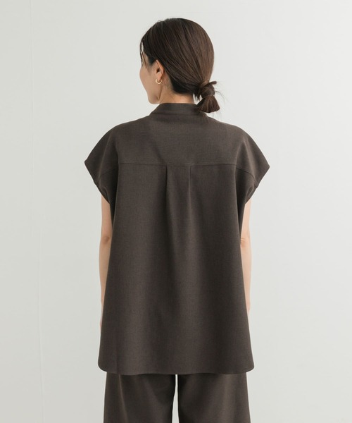 URBAN RESEARCH DOORS（アーバンリサーチドアーズ）の「『UR TECH DRYLUXE』フレンチスリーブシャツ（シャツ/ブラウス・レディース・ブラウン/ネイビー/ブルー・MEDIUM）」の15枚目の写真