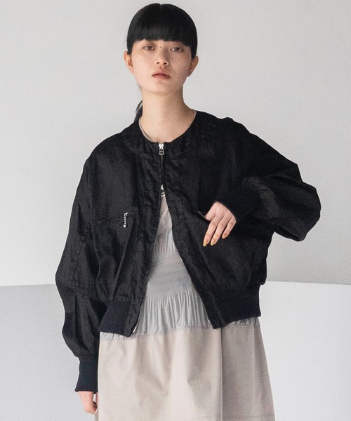 mintdesigns(ミントデザインズ)の「CRASH SATIN SHORT BLOUSON(ブルゾン・レディース・ブラック/ミント・ONESIZE)」の1枚目の写真