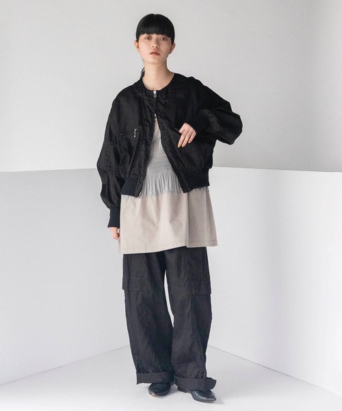 mintdesigns(ミントデザインズ)の「CRASH SATIN SHORT BLOUSON(ブルゾン・レディース・ブラック/ミント・ONESIZE)」の3枚目の写真
