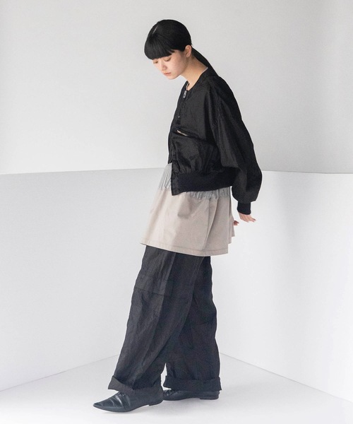 mintdesigns(ミントデザインズ)の「CRASH SATIN SHORT BLOUSON(ブルゾン・レディース・ブラック/ミント・ONESIZE)」の5枚目の写真