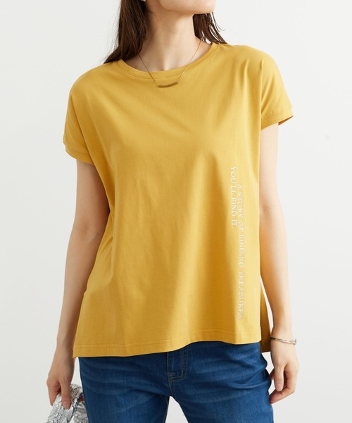 BELLUNA PLUS(ベルーナ)の「ラメプリント縦ロゴゆったりプルオーバー(Tシャツ/カットソー・レディース・ブラック/イエロー・MEDIUM/LARGE/X-LARGE)」の1枚目の写真