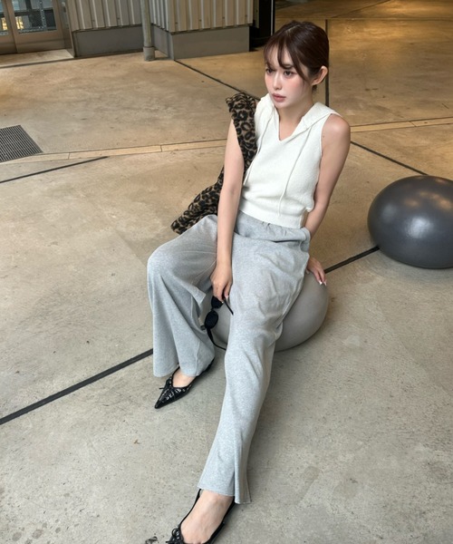 RAY CASSIN(レイカズン)の「スキッパーアメスリ胸刺繍フードニット(ニット/セーター・レディース・グレー/アイボリー/ブラック・FREE)」の7枚目の写真