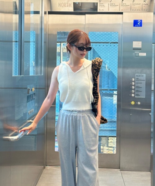 RAY CASSIN(レイカズン)の「スキッパーアメスリ胸刺繍フードニット(ニット/セーター・レディース・グレー/アイボリー/ブラック・FREE)」の11枚目の写真