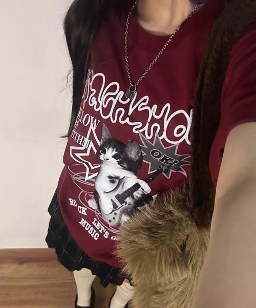 LADY LIKE(レディライク)の「キャットロックゆったり半袖Tシャツ(Tシャツ/カットソー・レディース・ワイン/ブラック/ホワイト/ピンク・M)」の6枚目の写真