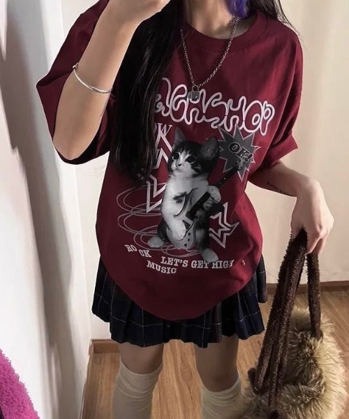 LADY LIKE(レディライク)の「キャットロックゆったり半袖Tシャツ(Tシャツ/カットソー・レディース・ワイン/ブラック/ホワイト/ピンク・M)」の7枚目の写真