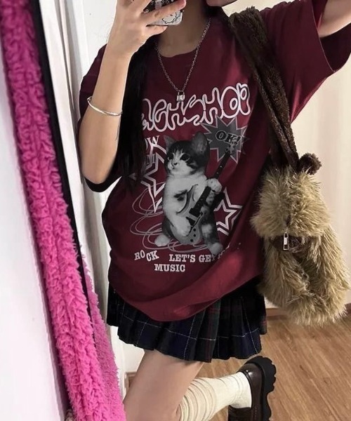 LADY LIKE(レディライク)の「キャットロックゆったり半袖Tシャツ(Tシャツ/カットソー・レディース・ワイン/ブラック/ホワイト/ピンク・M)」の8枚目の写真