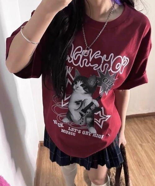 LADY LIKE(レディライク)の「キャットロックゆったり半袖Tシャツ(Tシャツ/カットソー・レディース・ワイン/ブラック/ホワイト/ピンク・M)」の9枚目の写真