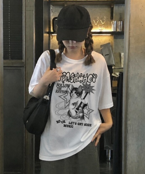 LADY LIKE(レディライク)の「キャットロックゆったり半袖Tシャツ(Tシャツ/カットソー・レディース・ワイン/ブラック/ホワイト/ピンク・M)」の16枚目の写真