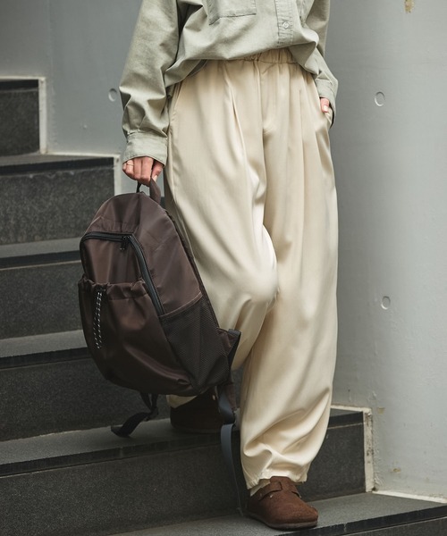 THE CRAFT CREW PRODUCTS（ザクラフトクループロダクツ）の「リネンタッチリラックス コクーンカーブ ワイドイージーパンツ【THE CRAFT CREW PRODUCTS】（その他パンツ・レディース・ブラウン/アイボリー/チャコールグレー/ブラック・L/M）」の5枚目の写真