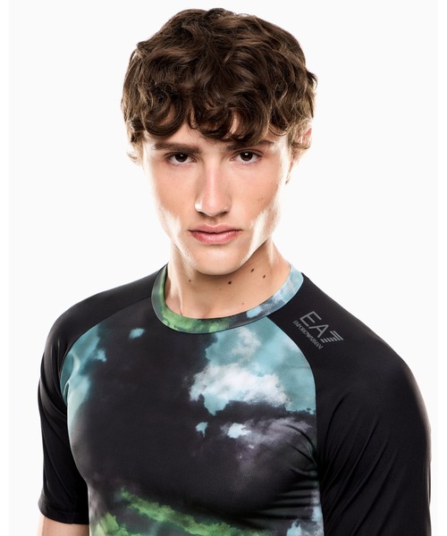 EMPORIO ARMANI EA7（エンポリオアルマーニイーエーセブン）の「<オンライン限定>【エンポリオ アルマーニ EA7】Dynamic Athlete Tシャツ VIGOR7テクニカルファブリック プリント（Tシャツ/カットソー・メンズ・ブラック系その他・LARGE/MEDIUM/SMALL/X-LARGE/X-SMALL）」の5枚目の写真