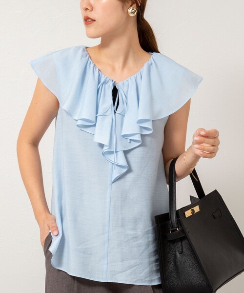 NOLLEY’S Sophi（ノーリーズソフィ）の「シアーラッフルノースリーブブラウス（シャツ/ブラウス・レディース・ブラック/オフホワイト/サックスブルー・38/36）」の3枚目の写真