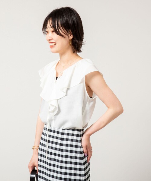 NOLLEY’S Sophi（ノーリーズソフィ）の「シアーラッフルノースリーブブラウス（シャツ/ブラウス・レディース・ブラック/オフホワイト/サックスブルー・38/36）」の18枚目の写真