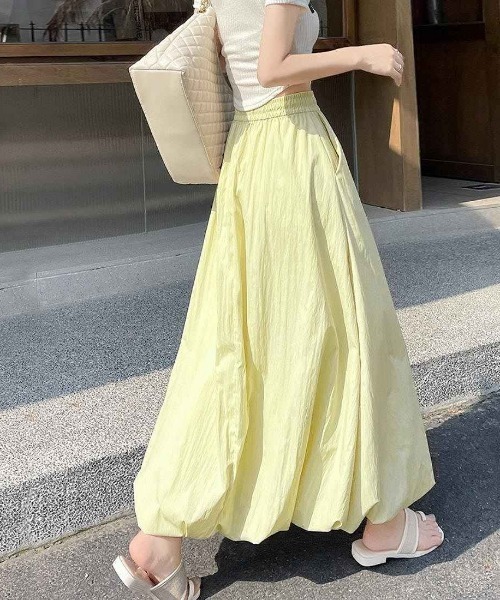 maison de LATIR(メゾンドラティール)の「軽やかなボリュームが可愛い。マキシ丈バルーンが夏の雰囲気にぴったりなイージーケア立体スカート。(スカート・レディース・ホワイト/ブルー/カーキ/ブラック/ライトブルー/イエロー・FREE)」の16枚目の写真