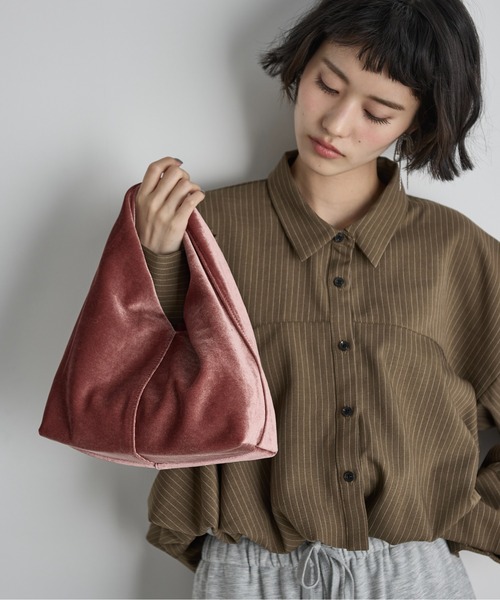 THE YOn(ザヨン)の「ツイストワンハンドルバッグ(ハンドバッグ・レディース・ブラック/ブラウン/グリーン/ピンク・FREE)」の9枚目の写真