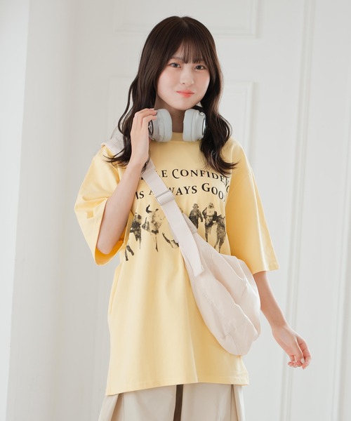 krahe(クレーエ)の「オーバーサイズプリントTシャツ(Tシャツ/カットソー・レディース・イエロー/ホワイト・FREE)」の2枚目の写真