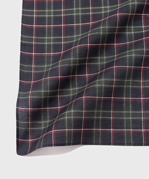 FRED PERRY（フレッドペリー）の「Handkerchief／フレッドペリーハンカチ（ハンカチ/ハンドタオル・メンズ・グリーン/オフホワイト・ONE SIZE）」の8枚目の写真