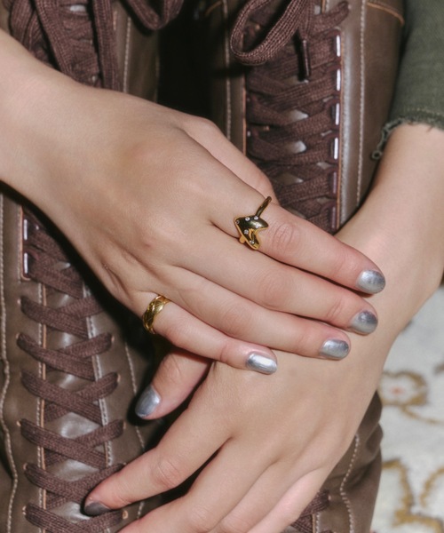 DTYYPE(ドタイプ)の「キルティング風シンプルリング(リング・レディース・シルバー/ゴールド・FREE)」の4枚目の写真