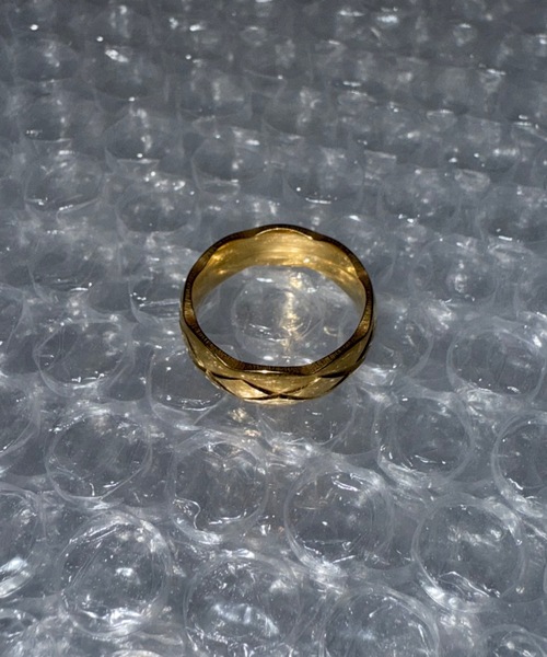 DTYYPE(ドタイプ)の「キルティング風シンプルリング(リング・レディース・シルバー/ゴールド・FREE)」の5枚目の写真