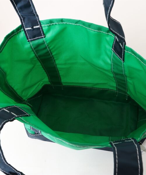 Drifter(ドリフター)の「BUCKEYE MEDIUM TOTE/バックアイミディアムトート(トートバッグ・レディース・ブラック/イエロー×グレー/ピンク系その他/ブラウン/タン/グリーン系カモフラージュ/レオパード/パープル系その他/ベージュ系その他/グリーン系その他2/ブラック×グリーン/ベージュ系・FREE)」の15枚目の写真