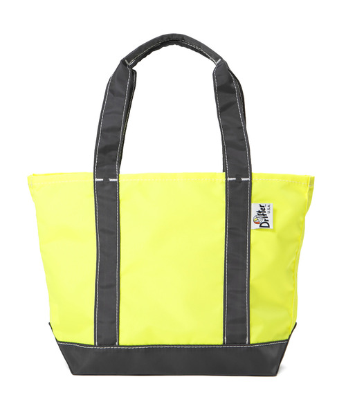 Drifter(ドリフター)の「BUCKEYE MEDIUM TOTE/バックアイミディアムトート(トートバッグ・レディース・ブラック/イエロー×グレー/ピンク系その他/ブラウン/タン/グリーン系カモフラージュ/レオパード/パープル系その他/ベージュ系その他/グリーン系その他2/ブラック×グリーン/ベージュ系・FREE)」の9枚目の写真