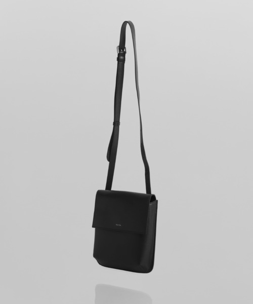 YArKA（ヤーカ）の「【YArKA/ヤーカ】real leather Flap 2way bag [paqi2] / フラップ2ウェイバッグ（ショルダーバッグ・メンズ・ブラック・FREE）」の7枚目の写真