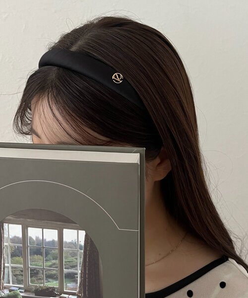 prose verse(プロズヴェール)の「サテンカチューシャ(カチューシャ・レディース・ブラック・FREE)」の3枚目の写真