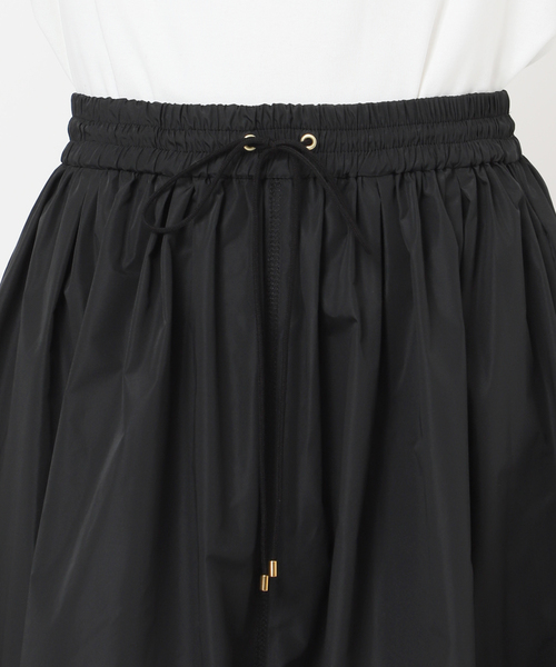 IENA（イエナ）の「メモリータフタギャザースカート（スカート・レディース・ブラック/ブラウン・36/38）」の14枚目の写真