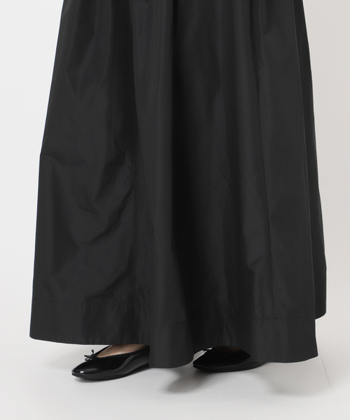 IENA（イエナ）の「メモリータフタギャザースカート（スカート・レディース・ブラック/ブラウン・36/38）」の16枚目の写真