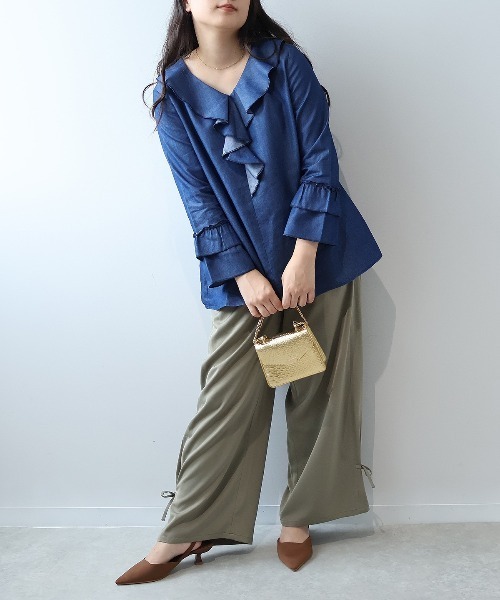 leswel(レスウェル)の「【L~5L 大きいサイズ】ラッフルフリルスリーブブラウス(シャツ/ブラウス・レディース・ダークブラウン/クリーム/ネイビー・5L/4L/3L/LL/L)」の9枚目の写真