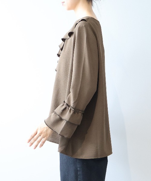 leswel(レスウェル)の「【L~5L 大きいサイズ】ラッフルフリルスリーブブラウス(シャツ/ブラウス・レディース・ダークブラウン/クリーム/ネイビー・5L/4L/3L/LL/L)」の17枚目の写真