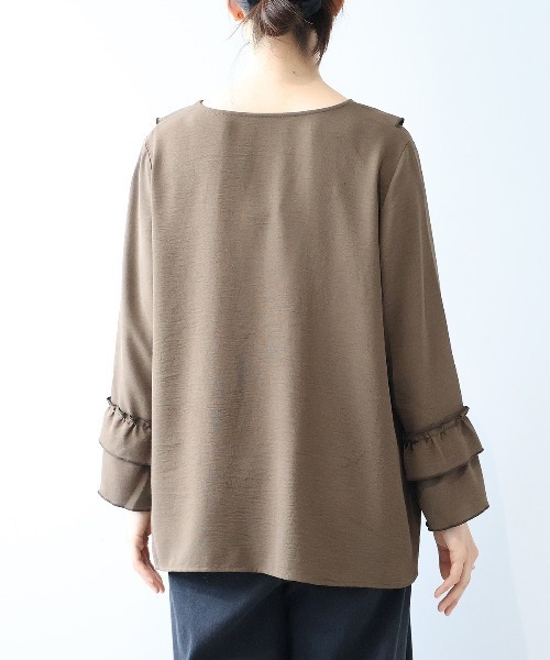 leswel(レスウェル)の「【L~5L 大きいサイズ】ラッフルフリルスリーブブラウス(シャツ/ブラウス・レディース・ダークブラウン/クリーム/ネイビー・5L/4L/3L/LL/L)」の18枚目の写真
