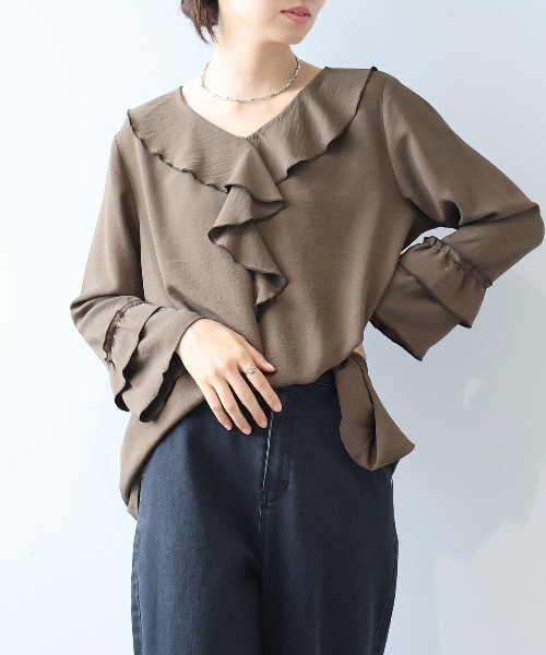 leswel(レスウェル)の「【L~5L 大きいサイズ】ラッフルフリルスリーブブラウス(シャツ/ブラウス・レディース・ダークブラウン/クリーム/ネイビー・5L/4L/3L/LL/L)」の13枚目の写真