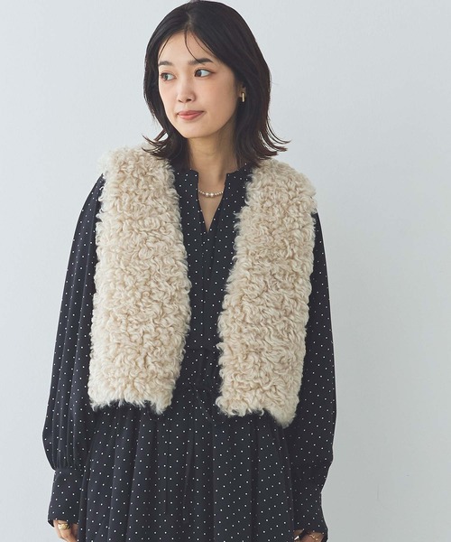 新品未使用　タグ付き　　Gready Brilliant ファーショートベスト Gready Brilliant（グレディブリリアン）の「ファーショートベスト