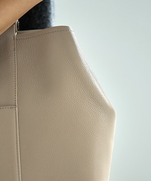 STYLE DELI（スタイルデリ）の「【DRESSDEN】レザーバッグ／L-01（トートバッグ・レディース・ブラック/シルバー/グレイッシュベージュ・FREE）」の8枚目の写真