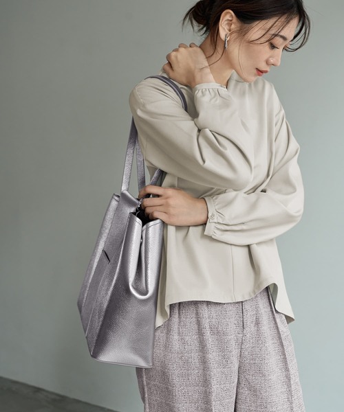 STYLE DELI（スタイルデリ）の「【DRESSDEN】レザーバッグ／L-01（トートバッグ・レディース・ブラック/シルバー/グレイッシュベージュ・FREE）」の16枚目の写真