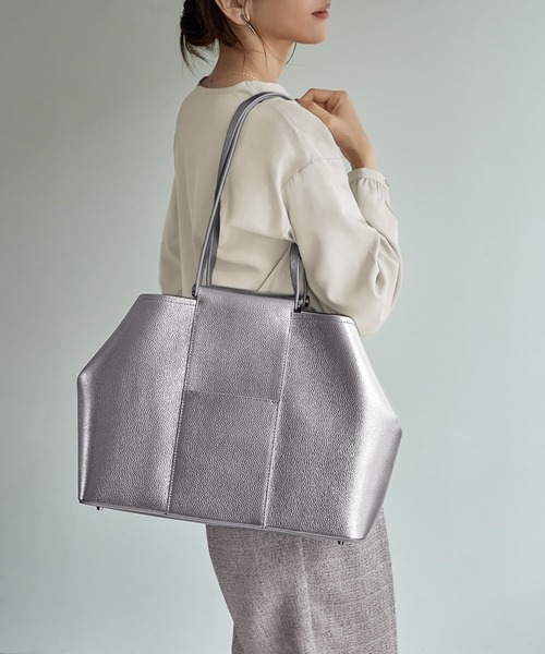 STYLE DELI（スタイルデリ）の「【DRESSDEN】レザーバッグ／L-01（トートバッグ・レディース・ブラック/シルバー/グレイッシュベージュ・FREE）」の17枚目の写真