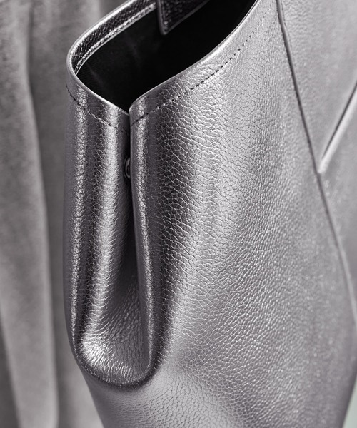STYLE DELI（スタイルデリ）の「【DRESSDEN】レザーバッグ／L-01（トートバッグ・レディース・ブラック/シルバー/グレイッシュベージュ・FREE）」の18枚目の写真