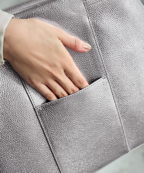 STYLE DELI（スタイルデリ）の「【DRESSDEN】レザーバッグ／L-01（トートバッグ・レディース・ブラック/シルバー/グレイッシュベージュ・FREE）」の19枚目の写真