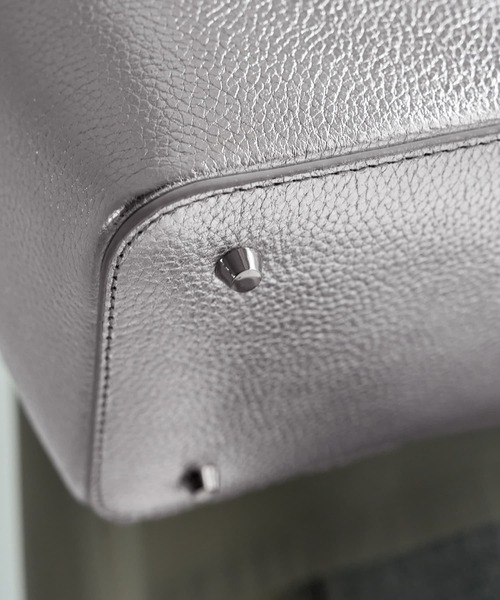 STYLE DELI（スタイルデリ）の「【DRESSDEN】レザーバッグ／L-01（トートバッグ・レディース・ブラック/シルバー/グレイッシュベージュ・FREE）」の21枚目の写真