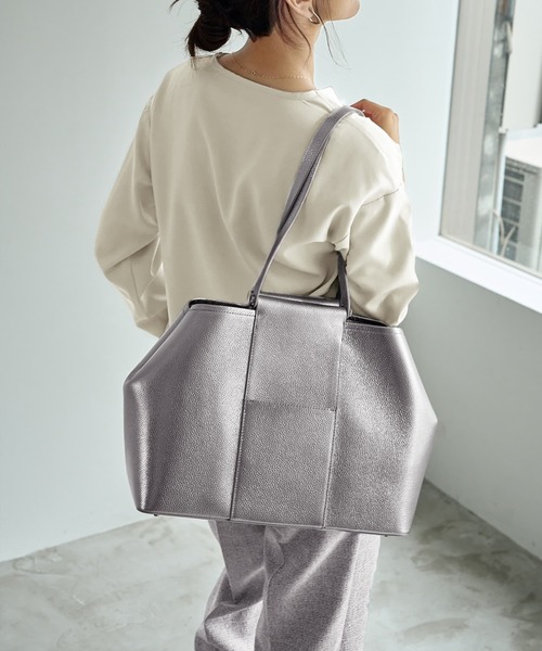 STYLE DELI（スタイルデリ）の「【DRESSDEN】レザーバッグ／L-01（トートバッグ・レディース・ブラック/シルバー/グレイッシュベージュ・FREE）」の22枚目の写真