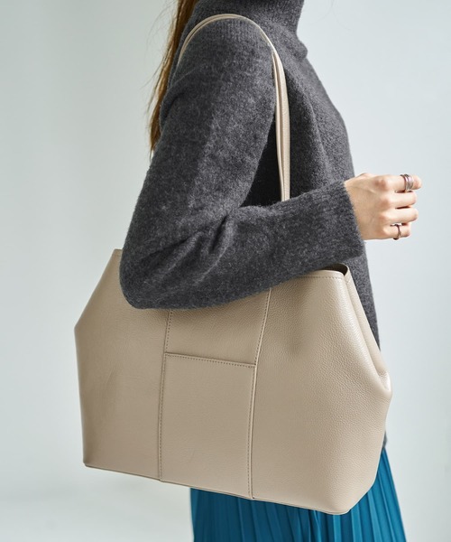 STYLE DELI（スタイルデリ）の「【DRESSDEN】レザーバッグ／L-01（トートバッグ・レディース・ブラック/シルバー/グレイッシュベージュ・FREE）」の4枚目の写真