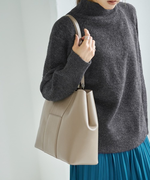 STYLE DELI（スタイルデリ）の「【DRESSDEN】レザーバッグ／L-01（トートバッグ・レディース・ブラック/シルバー/グレイッシュベージュ・FREE）」の5枚目の写真