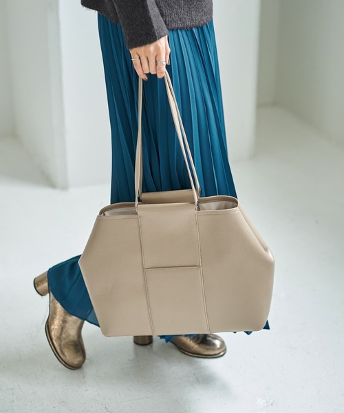 STYLE DELI（スタイルデリ）の「【DRESSDEN】レザーバッグ／L-01（トートバッグ・レディース・ブラック/シルバー/グレイッシュベージュ・FREE）」の7枚目の写真