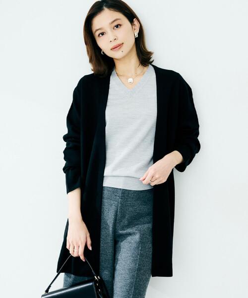 UNTITLED（アンタイトル）の「【洗える/ボタンなし】ミラノリブカーディガン（カーディガン/ボレロ・レディース・ブラック/ナチュラル・04/02/00/44）」の2枚目の写真