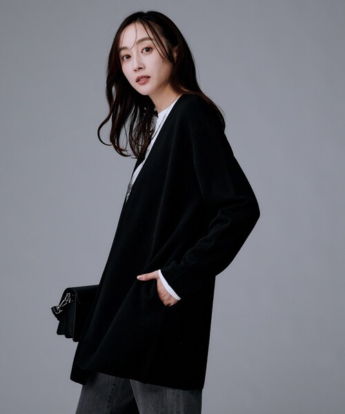 UNTITLED（アンタイトル）の「【洗える/ボタンなし】ミラノリブカーディガン（カーディガン/ボレロ・レディース・ブラック/ナチュラル・04/02/00/44）」の7枚目の写真