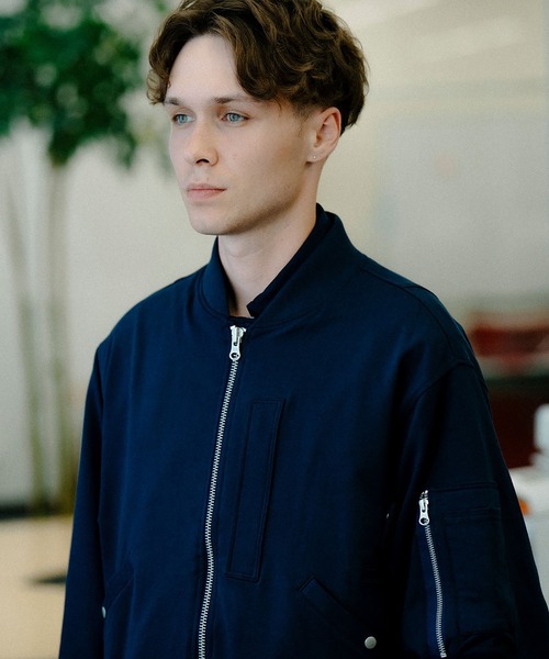 VANS（バンズ）の「HARAJUKU PUNK スウェット MA-1 ジャケット / Sweat MA-1 Jacket NAVY BLAZER VN000KETBO61（MA-1・メンズ・ブラック・LARGE）」の2枚目の写真