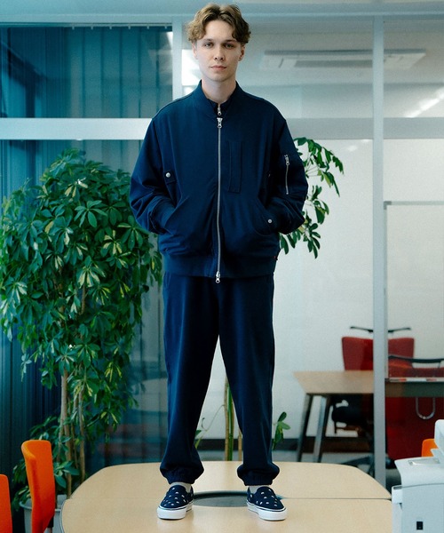 VANS（バンズ）の「HARAJUKU PUNK スウェット MA-1 ジャケット / Sweat MA-1 Jacket NAVY BLAZER VN000KETBO61（MA-1・メンズ・ブラック・LARGE）」の3枚目の写真