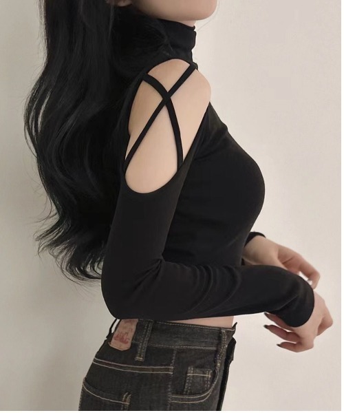 semuse(セミューズ)の「オープンショルダークロップド丈ハイネックロンT(Tシャツ/カットソー・レディース・ブラウン/ブラック/ダークグレー/ホワイト・M/L)」の1枚目の写真